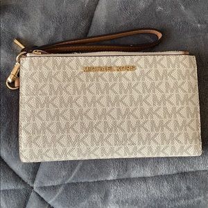 Michael Kors wristlet